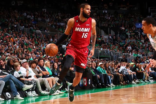 包含印第安纳步行者内部会议纪要流出——今夜完成体检；NBA季后赛使命明确；阵容厚度经受考验的词条